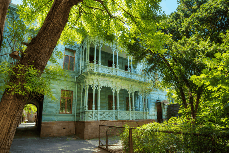 Дом Габашвили — исторический особняк на проспекта Руставели.